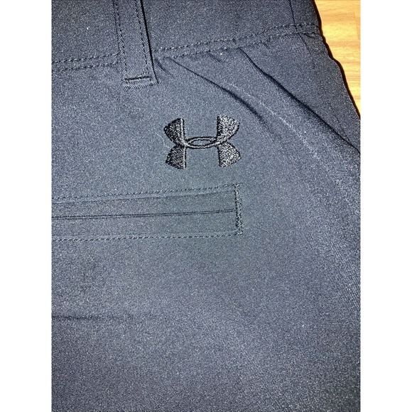 Under Armour Size 8 Women's UPF 30 Fitted Heat Gear Black Chino Golf Shorts NWTs - Picture 5 of 6